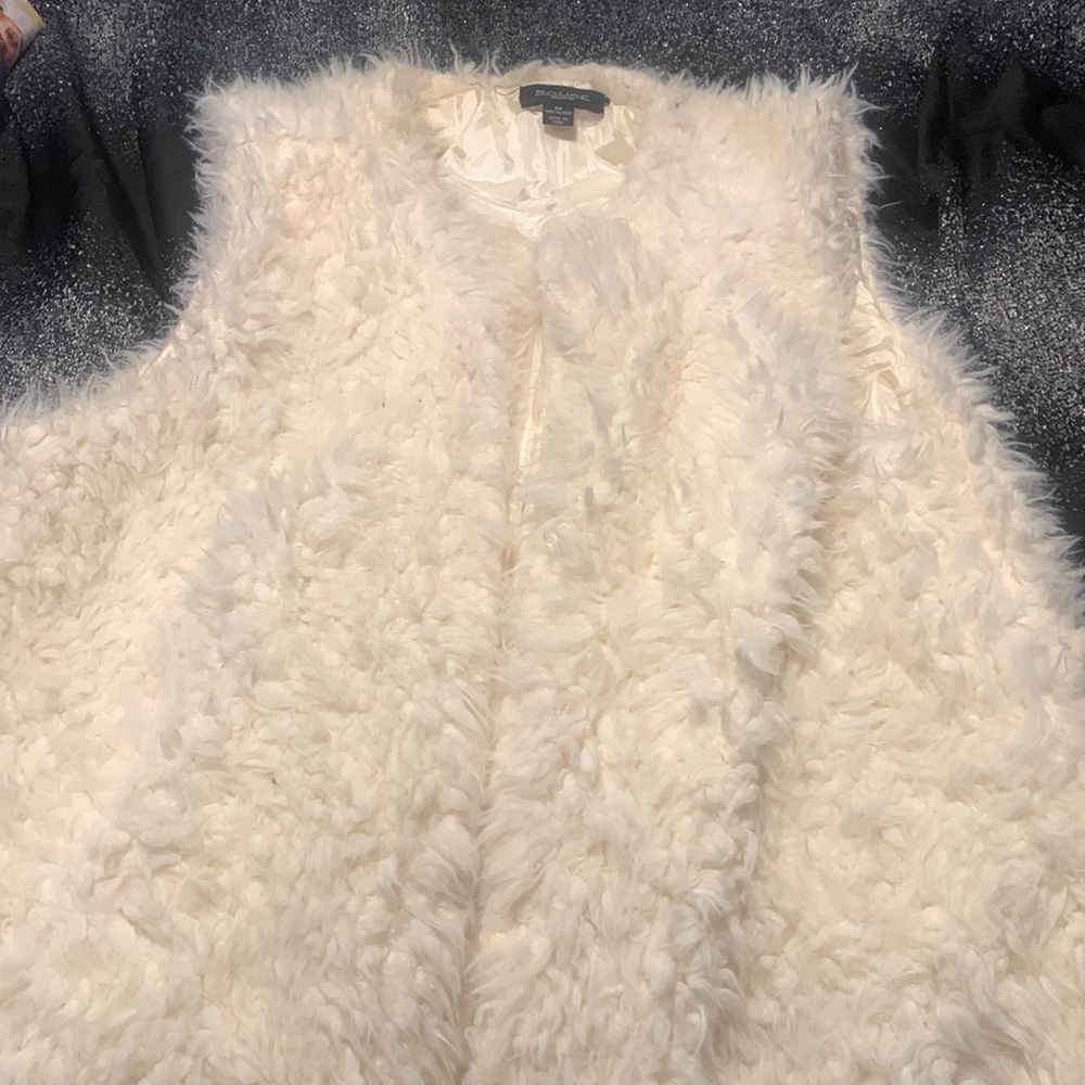 Off white faux fur vest size 3x only worn twice